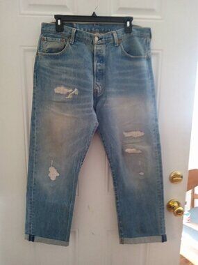 Men's 501 Levis Distressed Size 34X30